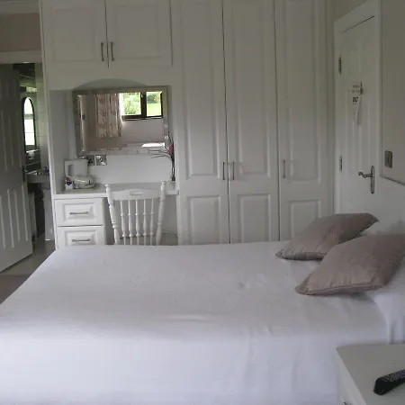 Glendale House 3*
